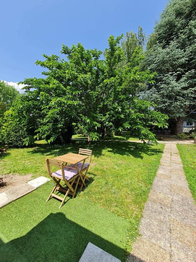 Bed and Breakfast Les Cedres Bleus Saint-Medard-de-Mussidan Экстерьер фото